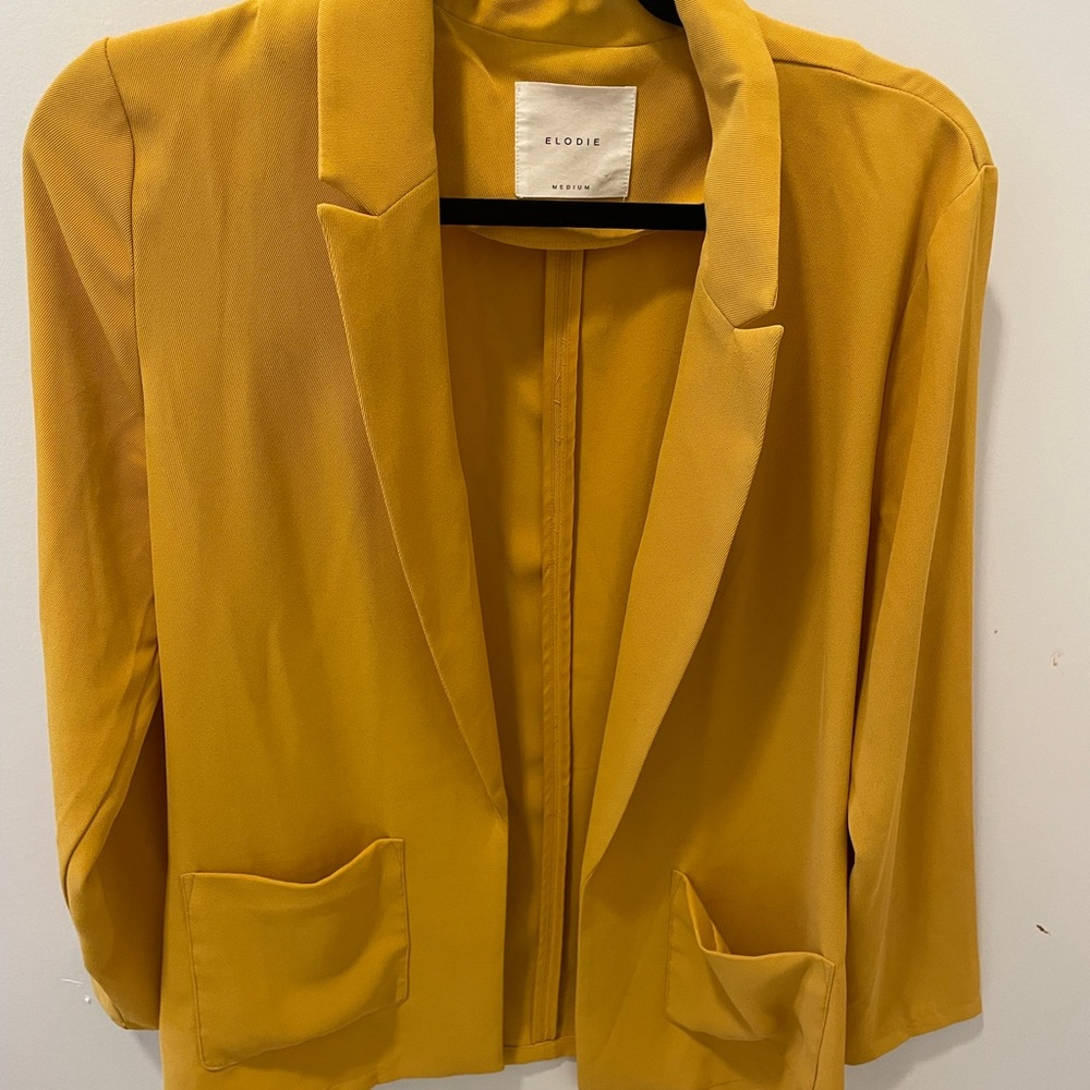Yellow blazer